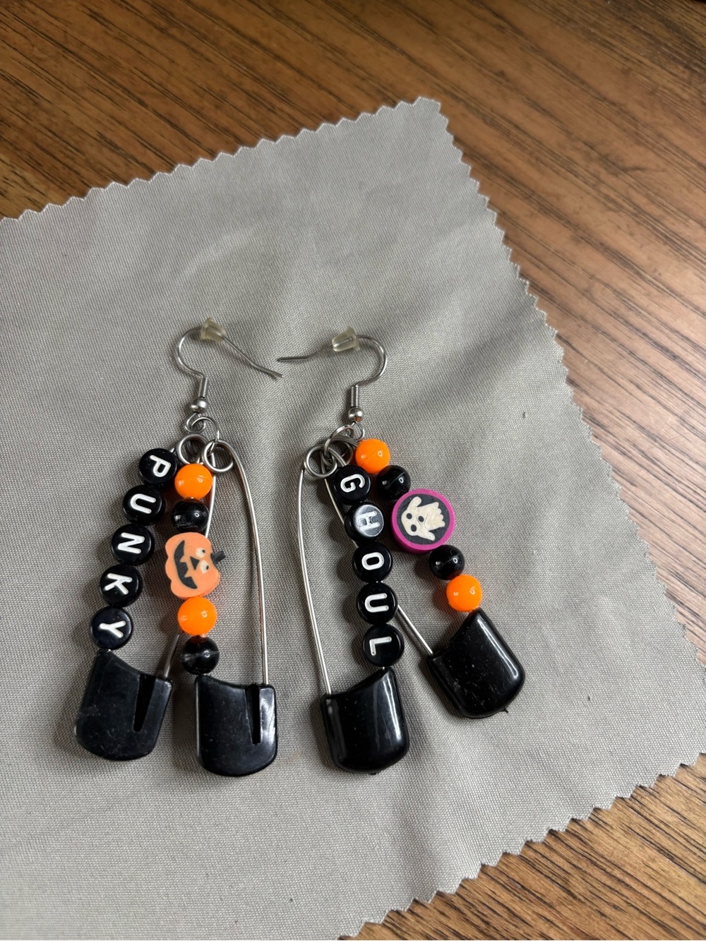 Halloween Punky & Ghoul Dangle Earrings — Black and Orange